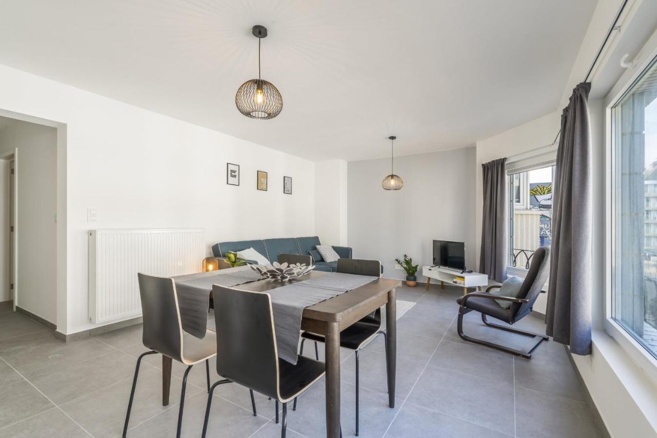 Delightful family apartment at only 50 meters from the beach / Panne A Côte De Panne Exterior foto